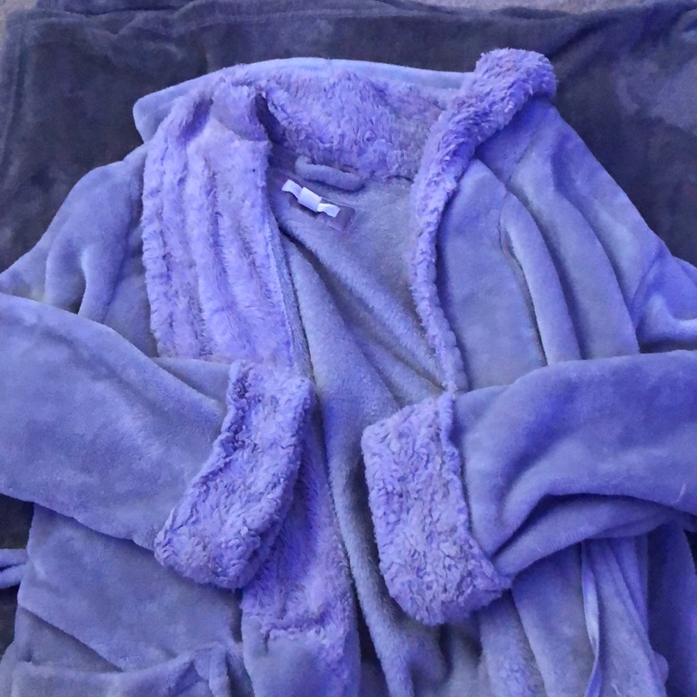 CAROLE HOCHMAN Grey Robe